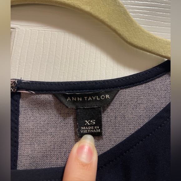 Ann Taylor floral blouse xs peplum - Picture 2 of 5